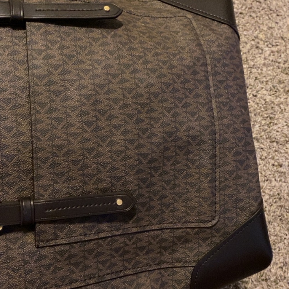Michael KORS purse - Picture 2 of 8